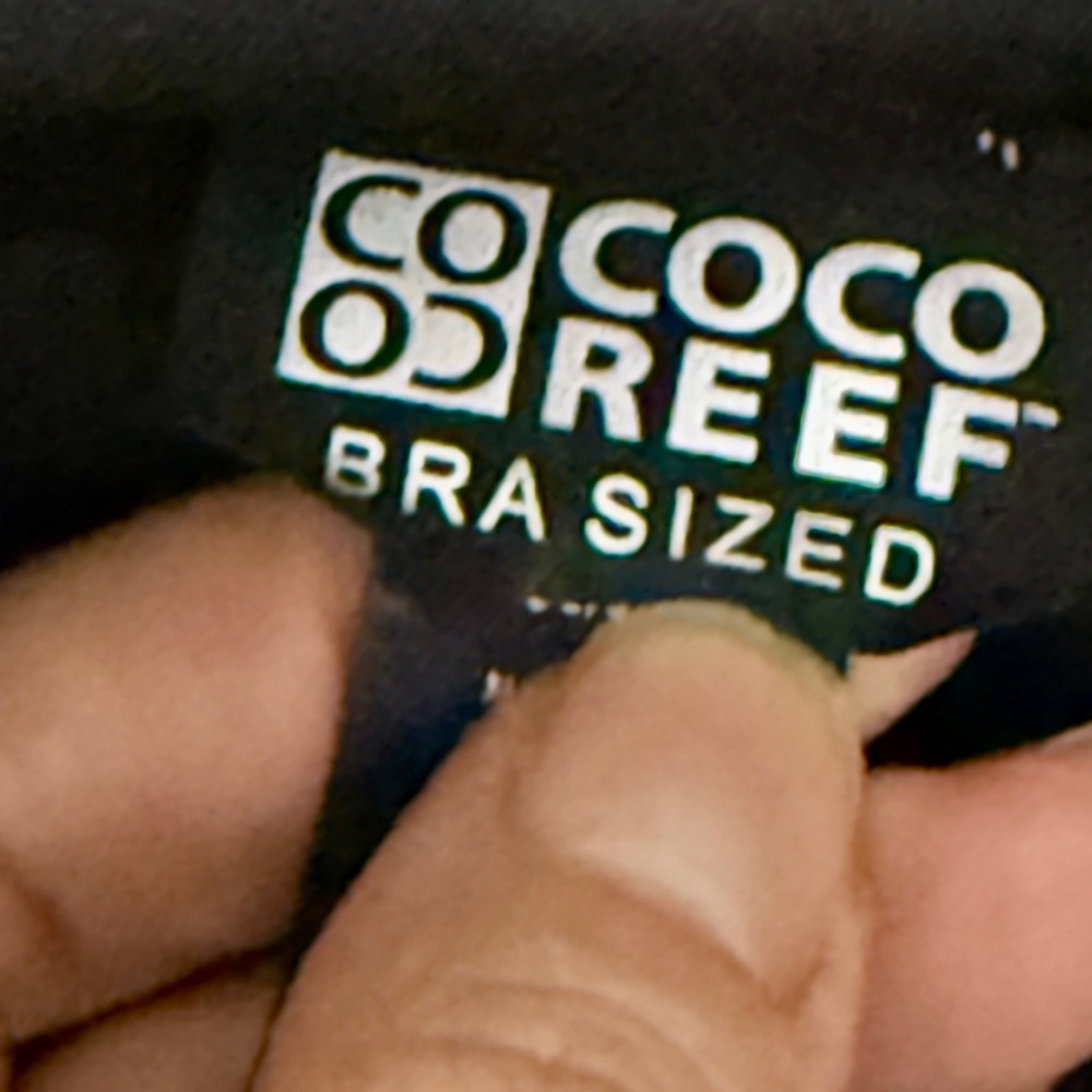 Y2K Coco Reef Black strapless build in bra bathing suit top size 36/38D new - Picture 4 of 10